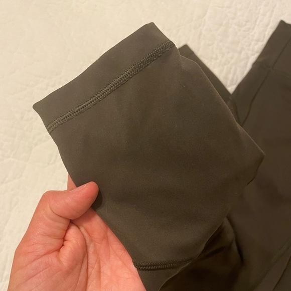Lululemon In Movement 28” everlux leggings olive green - Picture 8 of 10